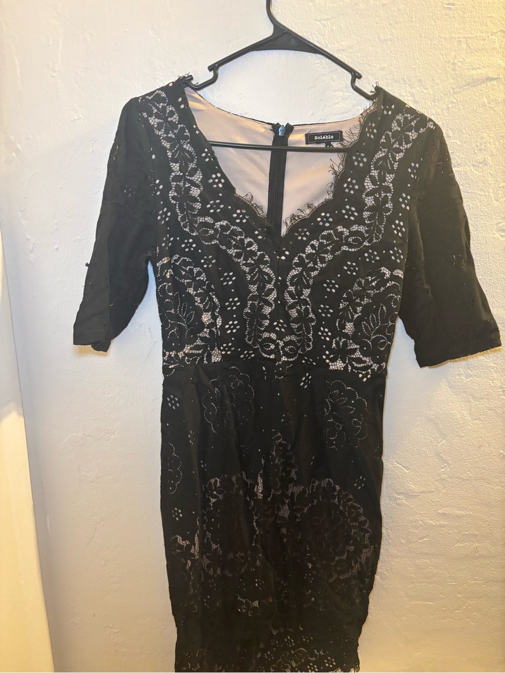 Soeiblu Black Lace V-Neck Sheath Dress
